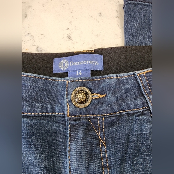 NWOT Democracy Jeans - Picture 6 of 11